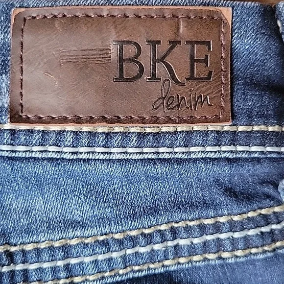 BKE Sabrina bermuda jean shorts, size 25 - Picture 4 of 9